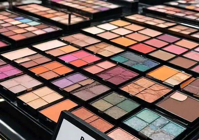 How to Choose an Eyeshadow Palette: Your Guide